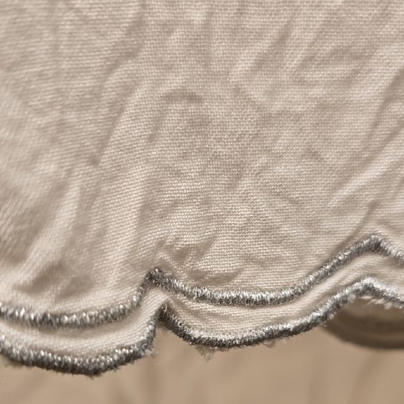 Solitaire Elegant White Tunic with Silver Embroidery - Picture 5 of 13